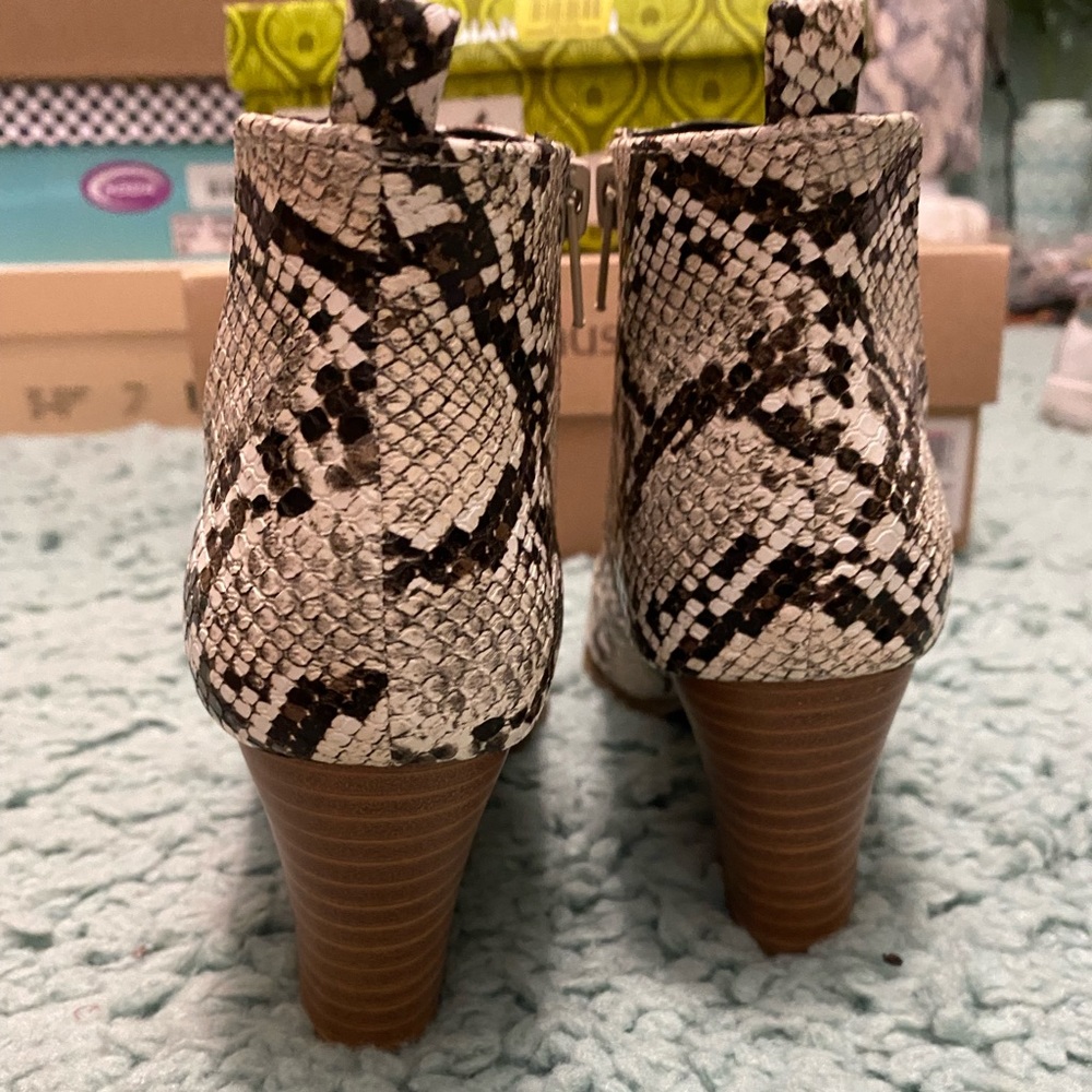 Qupid Snake Print Ankle Boots Size 7 - image 8